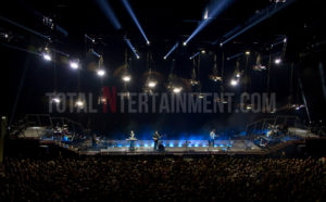 Mumford & Sons, First Direct Arena, Leeds, TotalNtertainment, Music, Jo Forrest, Review