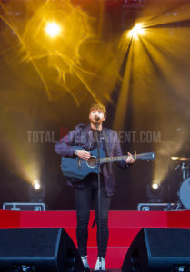 James Arthur, York, Jo Forrest, Review, York Races, TotalNtertainment