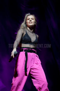 Keelie Walker, Westlife, First Direct Arena, Leeds, TotalNtertainment, Jo Forrest, Review