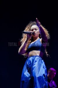 Ella Eyre, totalntertainment, Leeds, The Script, tour, support, Graham Finney