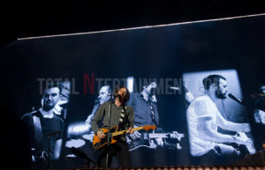 Snow Patrol, Leeds, First Direct Arena, Review, Jo Forrest, TotalNtertainment