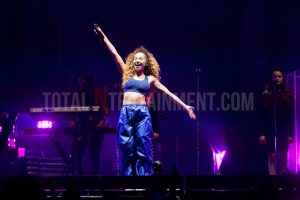 Ella Eyre, totalntertainment, Leeds, The Script, tour, support, Graham Finney