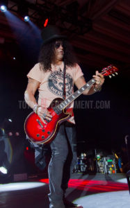 Slash, Doncaster, Jo Forrest, Review, TotalNtertainment, Myles Kennedy