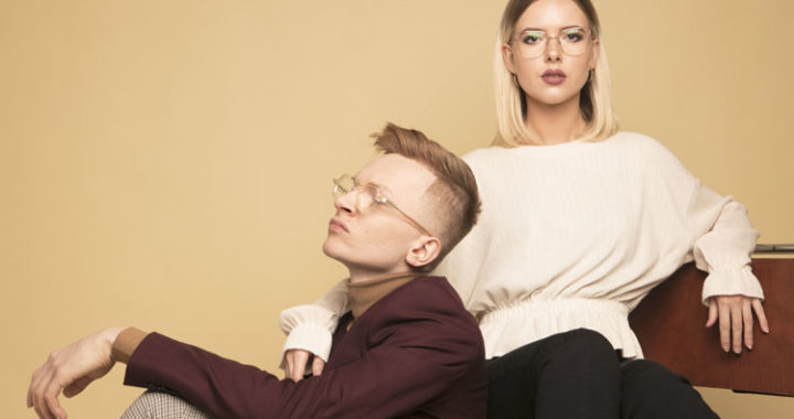 Kristin Lash & Jakob Grey – Sleepin With The Lights On