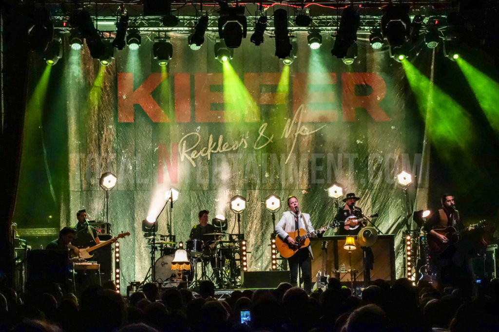 Kiefer Sutherland, Music, Review, Mark Ellis, TotalNtertainment, Tour