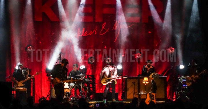 Kiefer Sutherland plays another sold out show in Manchester