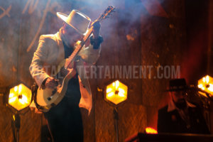 Kiefer Sutherland, Music, Review, Mark Ellis, TotalNtertainment, Tour