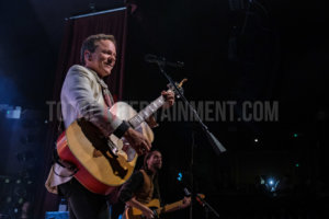 Kiefer Sutherland, Music, Review, Mark Ellis, TotalNtertainment, Tour