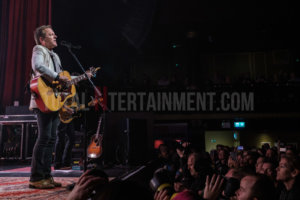 Kiefer Sutherland, Music, Review, Mark Ellis, TotalNtertainment, Tour