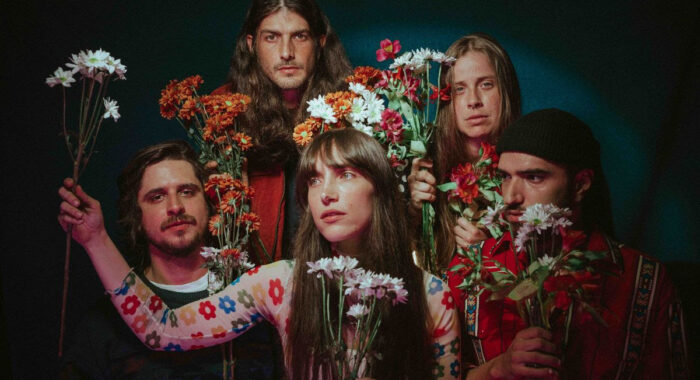 Las Robertas release ‘Love Is The Answer’