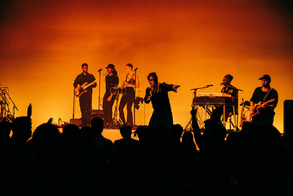 Leon Bridges announces 2022 UK/EU tour TotalNtertainment