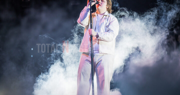 Lewis Capaldi performs at Manchester arena