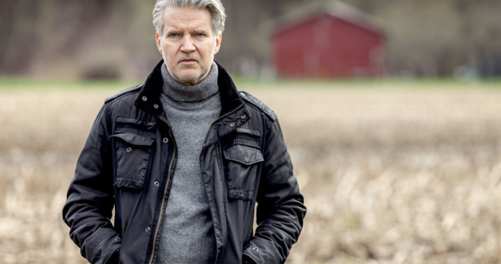 Lloyd Cole has announced a UK tour for April 2020