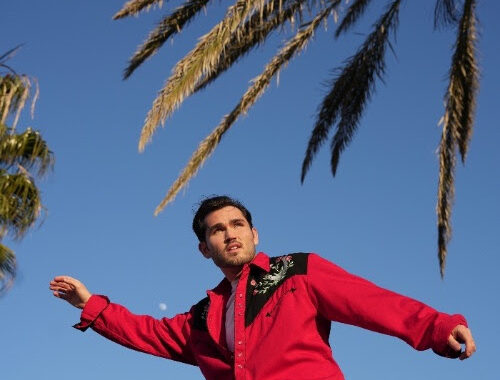 Moss Kena shares ‘Light It Up’