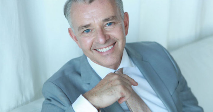 Richard Shelton brings solo powerhouse Sinatra: Raw to Waterside