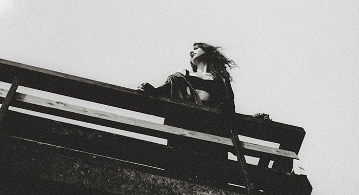 Rosa releases her stunning new single ‘Tunnels’