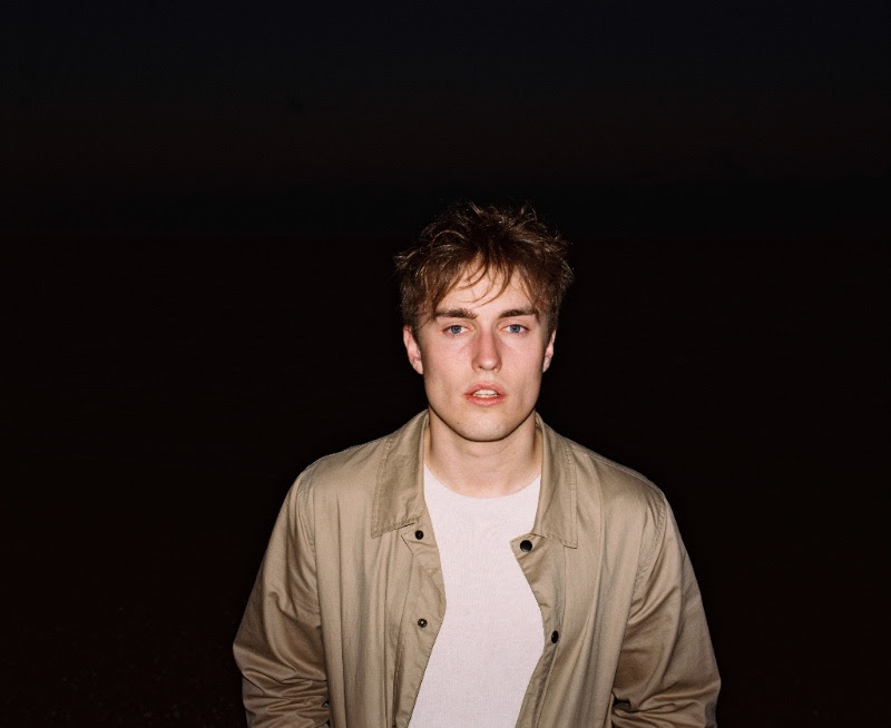 SAM FENDER releases final track ‘The Borders’ ahead of debut album release