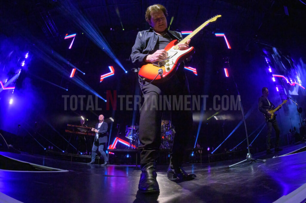 Simple Minds, Music, Live Review, Mark Ellis, TotalNtertainment, First Direct Arena, Leeds