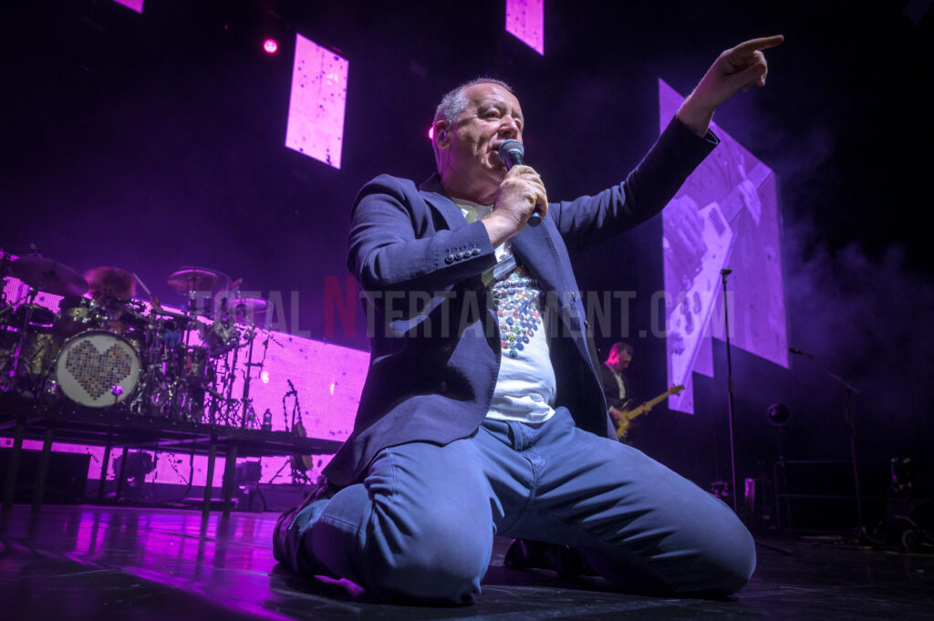 Simple Minds, Music, Live Review, Mark Ellis, TotalNtertainment, First Direct Arena, Leeds