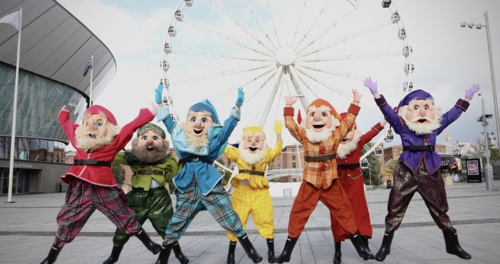 Liverpool Set For A White Christmas As Cast Launch Snow White Panto