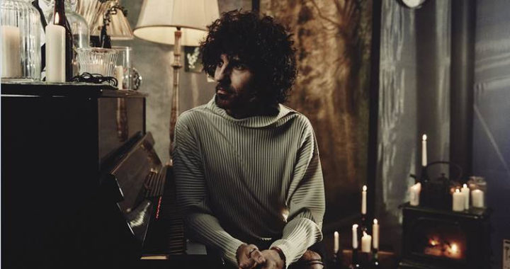 STEPHAN MOCCIO shares new single ‘Ghosts’