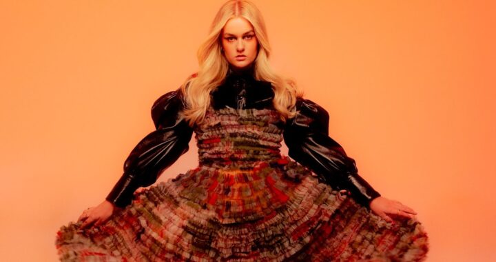 Grace Davies releases powerful pop anthem “Wolves’