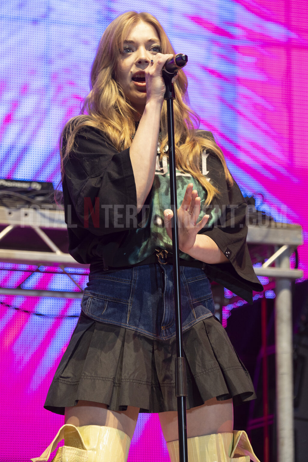 Becky Hill, Music, Live Event, Review, Radio City Hits Live 2021, TotalNtertainment