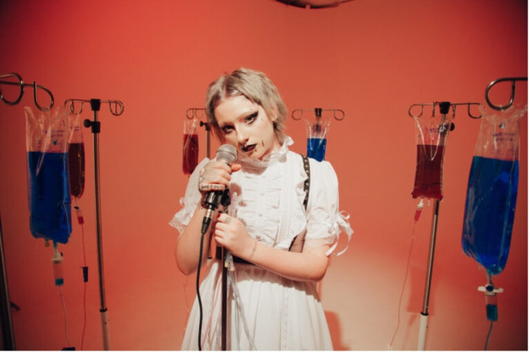 carolesdaughter releases new single video carolesdaughter releases new single video