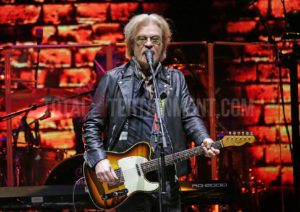 Daryl Hall, John Oates, Manchester, Review, TotalNtertainment, Sakura