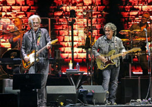 Daryl Hall, John Oates, Manchester, Review, TotalNtertainment, Sakura