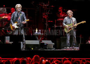 Daryl Hall, John Oates, Manchester, Review, TotalNtertainment, Sakura