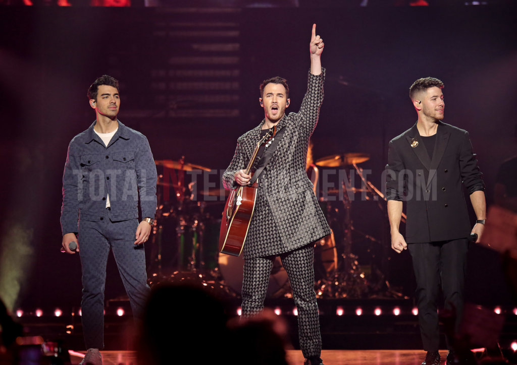 Jonas Brothers, Music, Review, Sakura, TotalNtertainment, Manchester