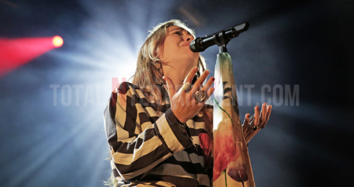 Lauren Daigle puts on stunning performance in Manchester