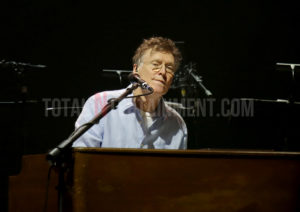 Steely Dan, Steve Winwood, Sakura, review, TotalNtertainment, Manchester