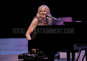 Vonda Shepard, Sharon Corr, Music, Sakura, TotalNtertainment, Manchester, review