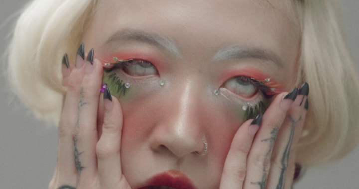 Yeule, announces signing to Bayonet Records
